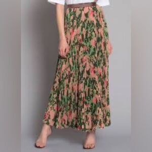 Mr & Mrs Italy Cameo Pleated Maxi Skirt Size XS NWT